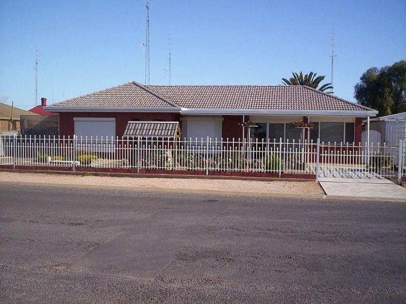 30 Ernest Terrace, Wallaroo SA 5556