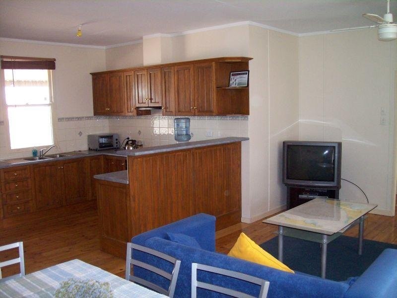 1 Carlisle Street, Moonta Bay SA 5558