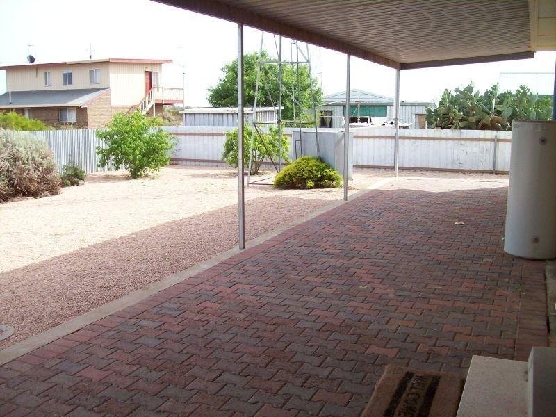 1 Carlisle Street, Moonta Bay SA 5558