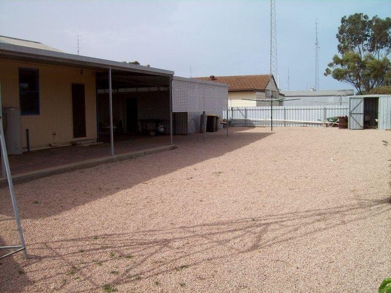 1 Carlisle Street, Moonta Bay SA 5558