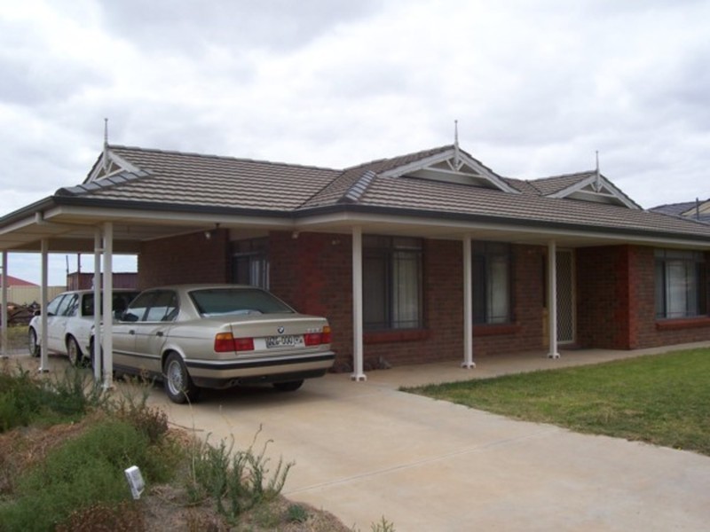 16 Gilmore Crescent, Wallaroo SA 5556