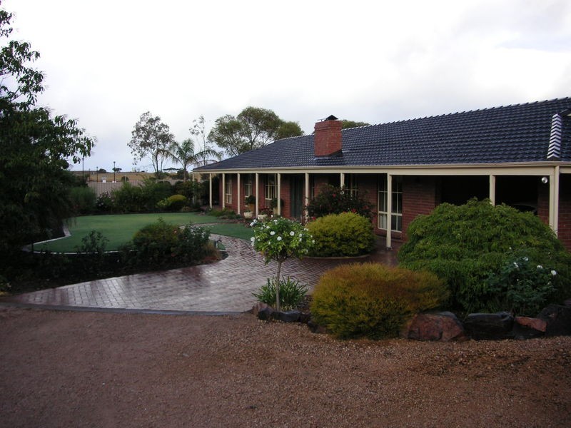 28 Kitto Road, Moonta Bay SA 5558