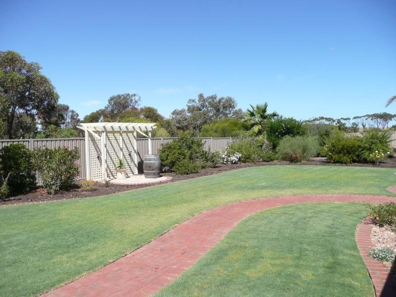 28 Kitto Road, Moonta Bay SA 5558