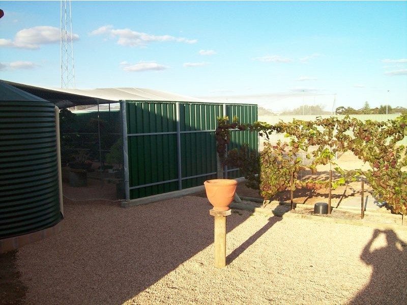 18 Haylock Road, North Moonta SA 5558