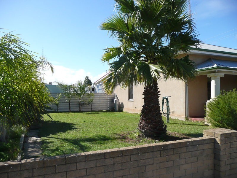 94 George Street, Moonta SA 5558