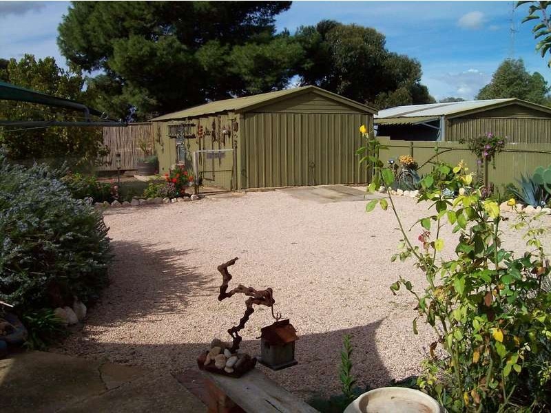 10 First Street, North Moonta SA 5558
