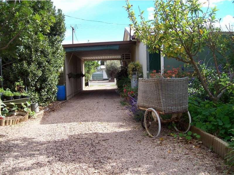 10 First Street, North Moonta SA 5558