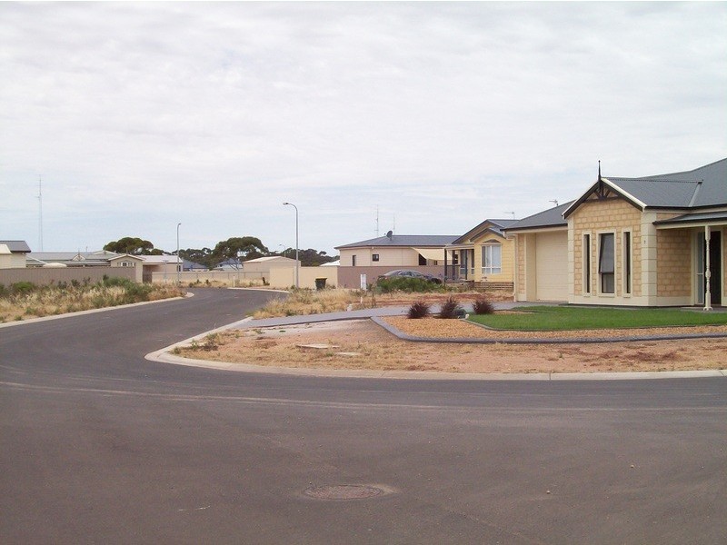 10 Hall Way, Moonta Bay SA 5558