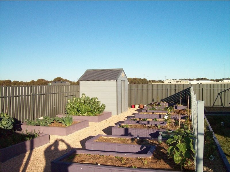 10 Hall Way, Moonta Bay SA 5558