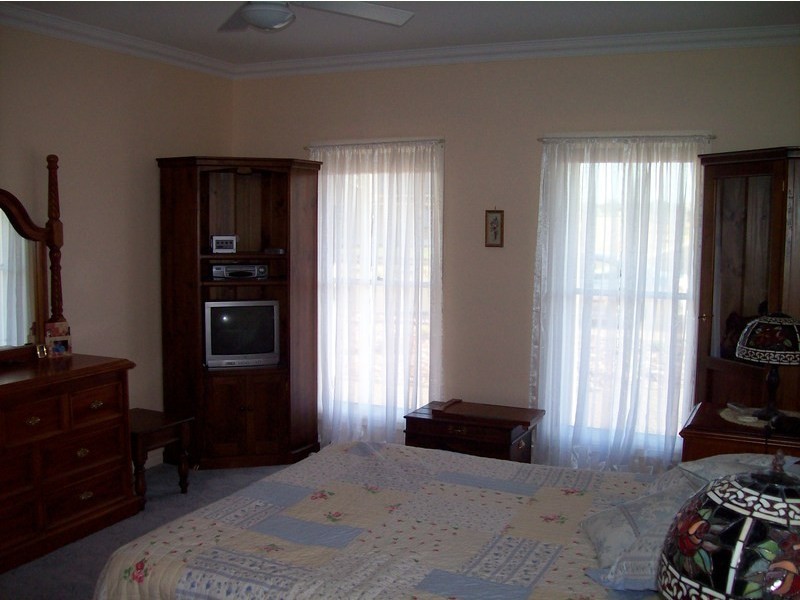 10 Hall Way, Moonta Bay SA 5558