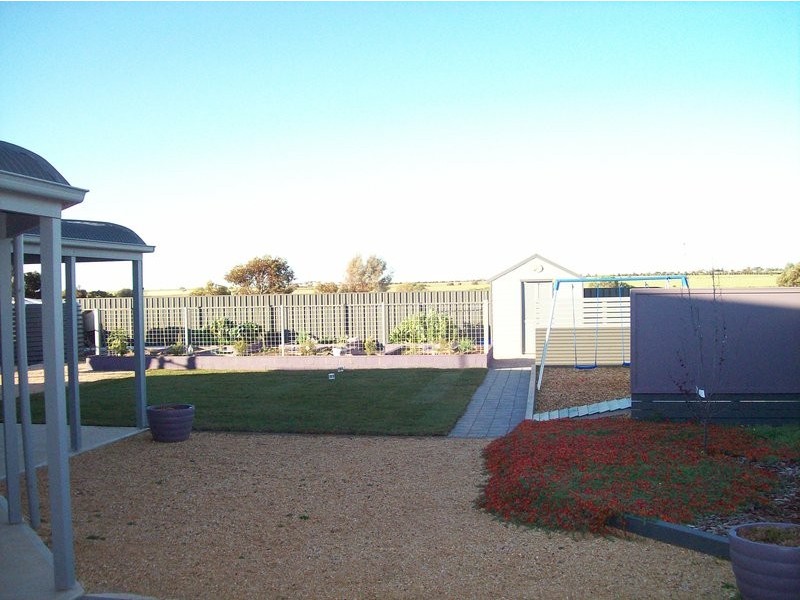 10 Hall Way, Moonta Bay SA 5558