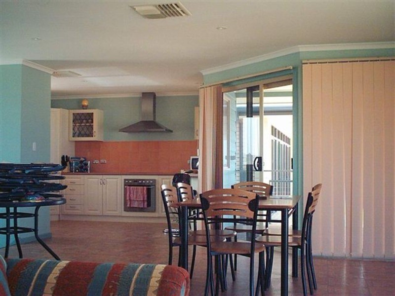 5 Woodforde (Rose Avenue) Drive, North Beach SA 5556