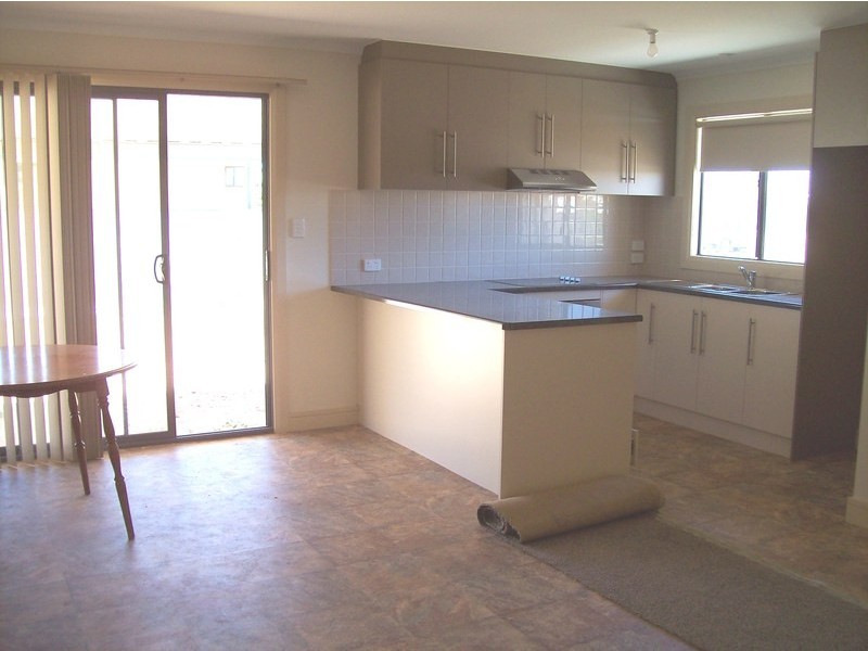 8 Brokenshire Terrace, Moonta Bay SA 5558