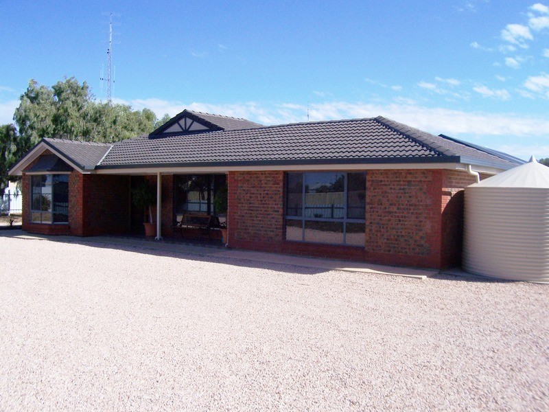 18 Cornish Terrace, Wallaroo SA 5556