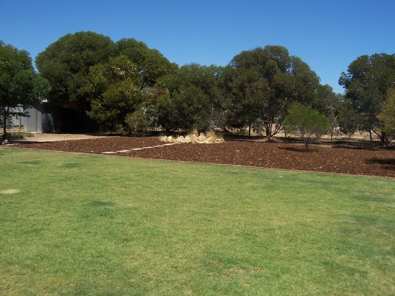 18 Cornish Terrace, Wallaroo SA 5556