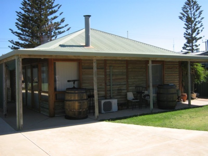 4 Gloria Avenue, North Beach SA 5556