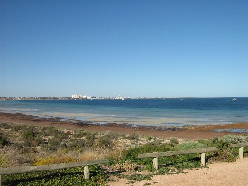 4 Gloria Avenue, North Beach SA 5556
