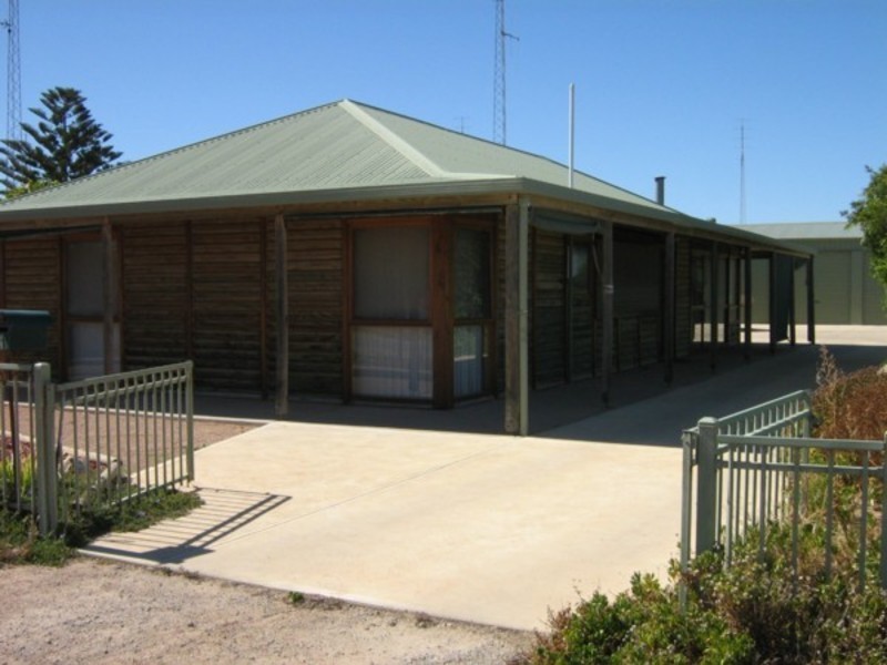 4 Gloria Avenue, North Beach SA 5556