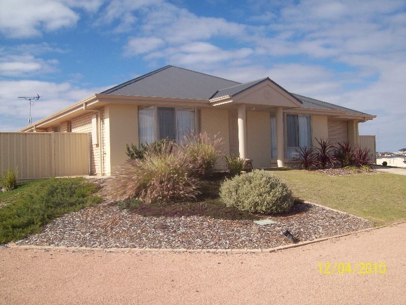 14 Woodward Street, Moonta Bay SA 5558