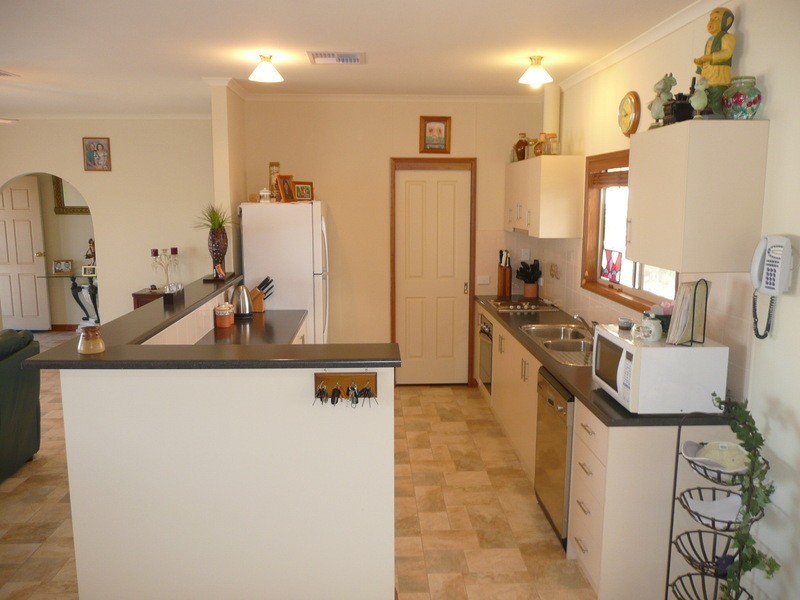28 Stocker Street, Moonta Bay SA 5558
