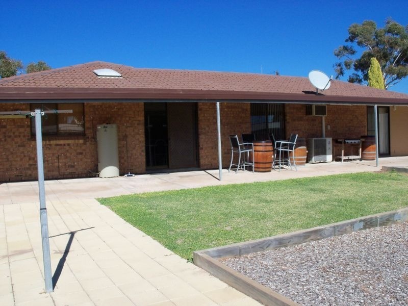 48 Bay Road, Moonta Bay SA 5558