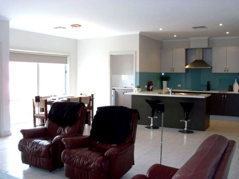 12 Bray Street, Moonta Bay SA 5558