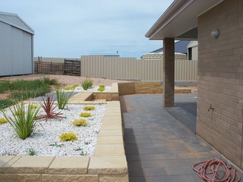 12 Bray Street, Moonta Bay SA 5558