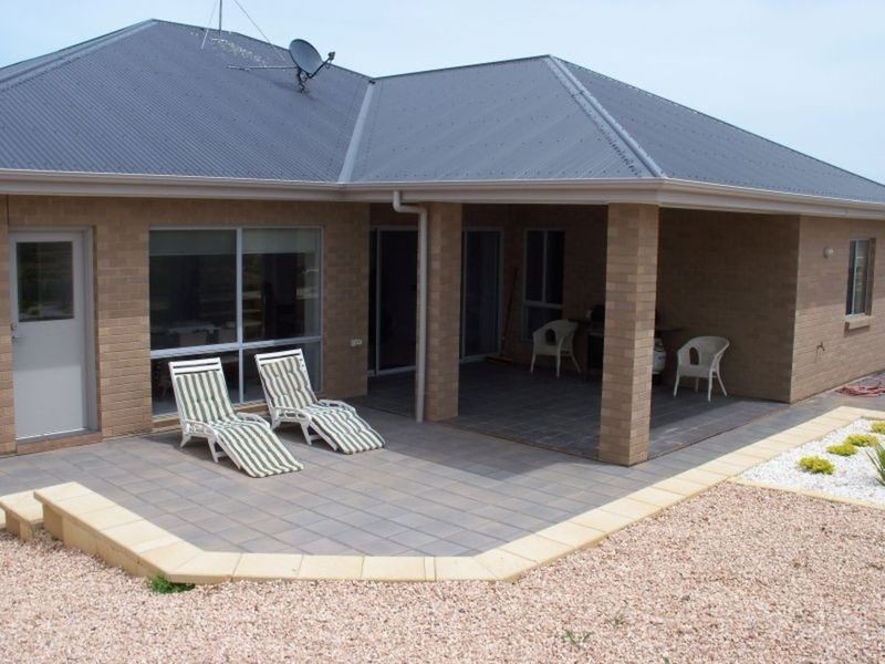 12 Bray Street, Moonta Bay SA 5558