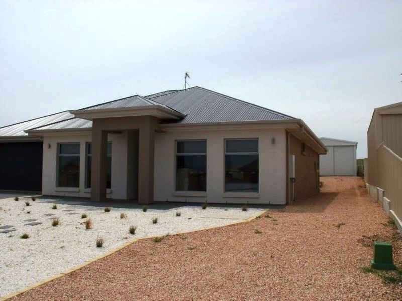 12 Bray Street, Moonta Bay SA 5558