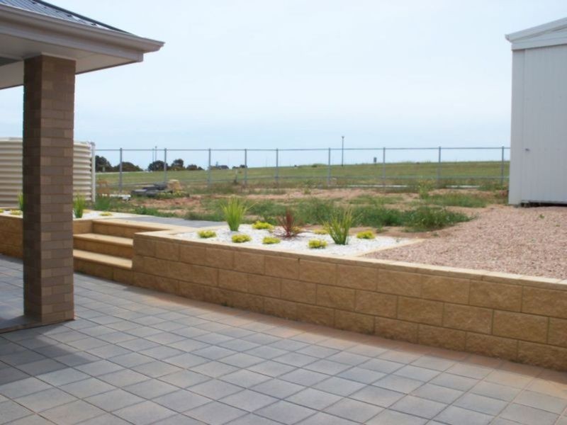 12 Bray Street, Moonta Bay SA 5558