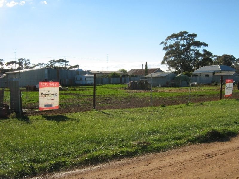 Lots 36, 37 & 38 Fifth Street, Paskeville SA 5552