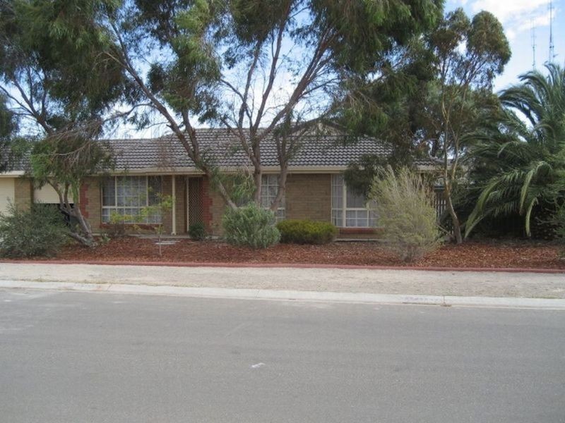 2 Clayton Street, Moonta Bay SA 5558