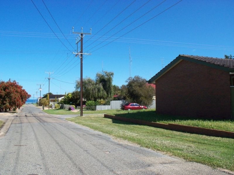 10 Stuckey Street, Moonta Bay SA 5558