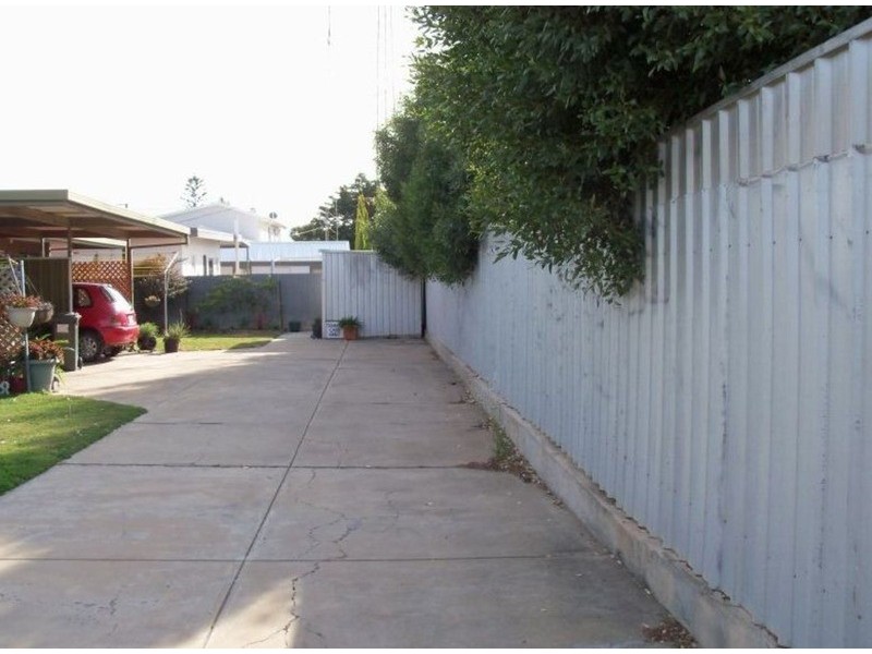 10 Stuckey Street, Moonta Bay SA 5558