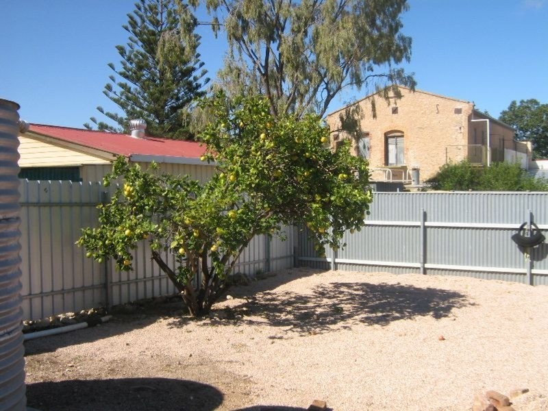 2 Elizabeth Street, Wallaroo SA 5556