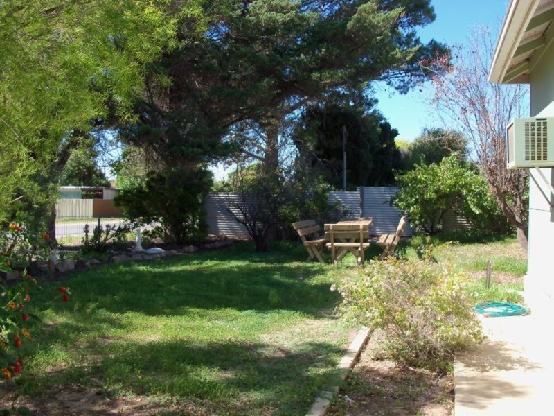 2 Tossell Street, Moonta Bay SA 5558