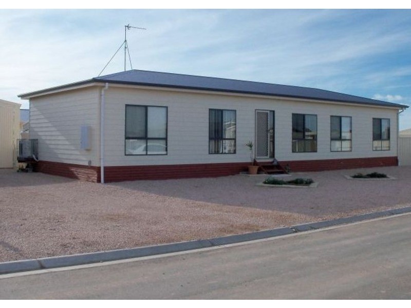 4 Reynolds Street, Moonta Bay SA 5558