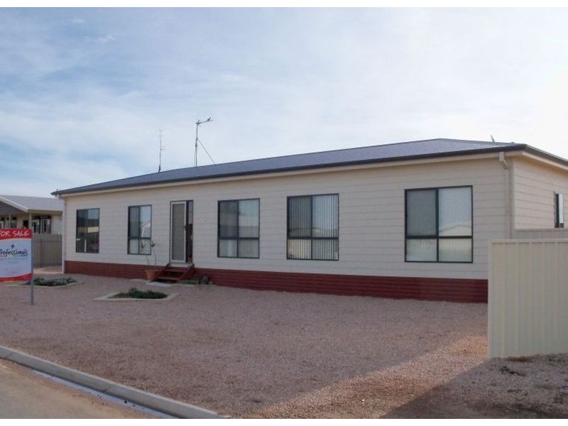 4 Reynolds Street, Moonta Bay SA 5558