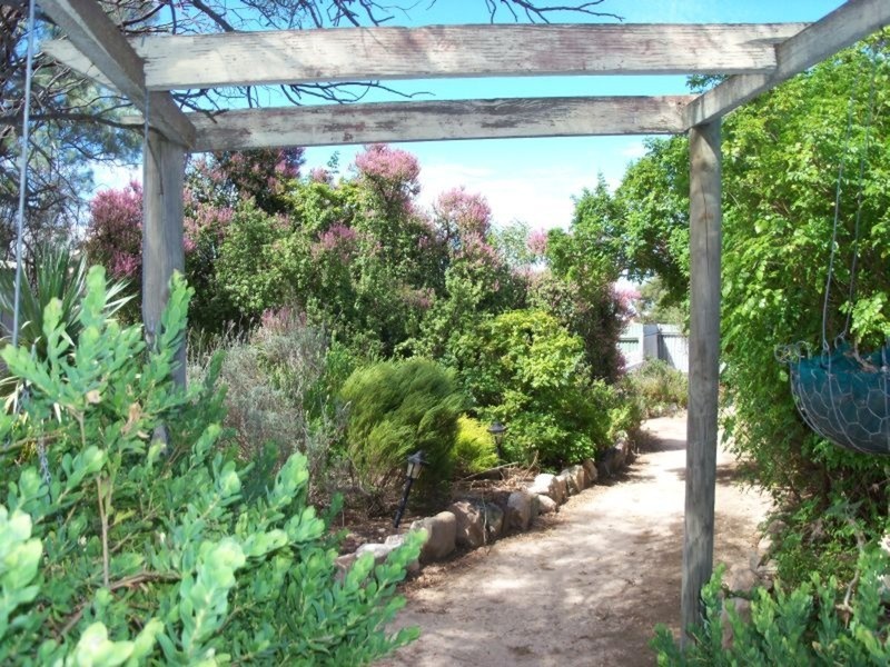 2 Deeble Street, Moonta Mines SA 5558