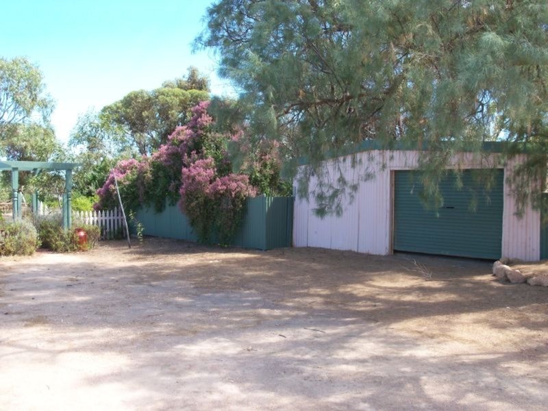 2 Deeble Street, Moonta Mines SA 5558