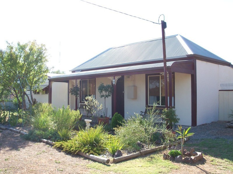 23 Kadina Road, Moonta SA 5558