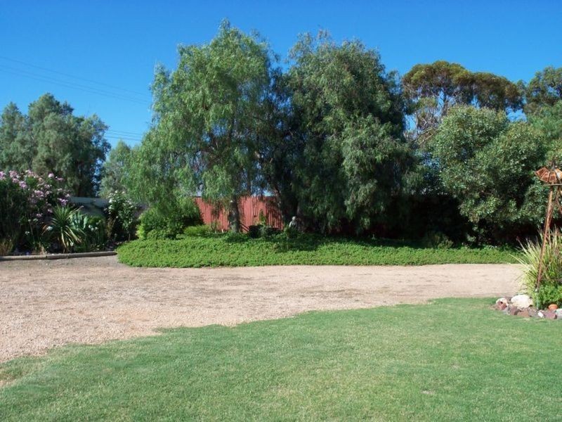 23 Kadina Road, Moonta SA 5558
