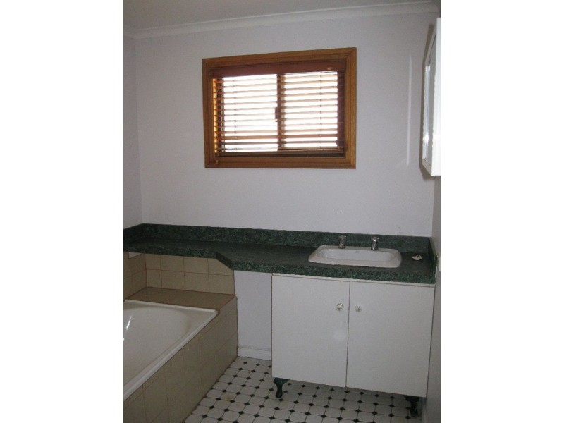 31 Railway Terrace, Bute SA 5560