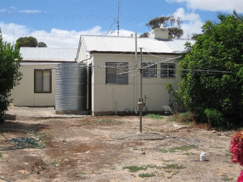 9 Robert Street, Moonta SA 5558