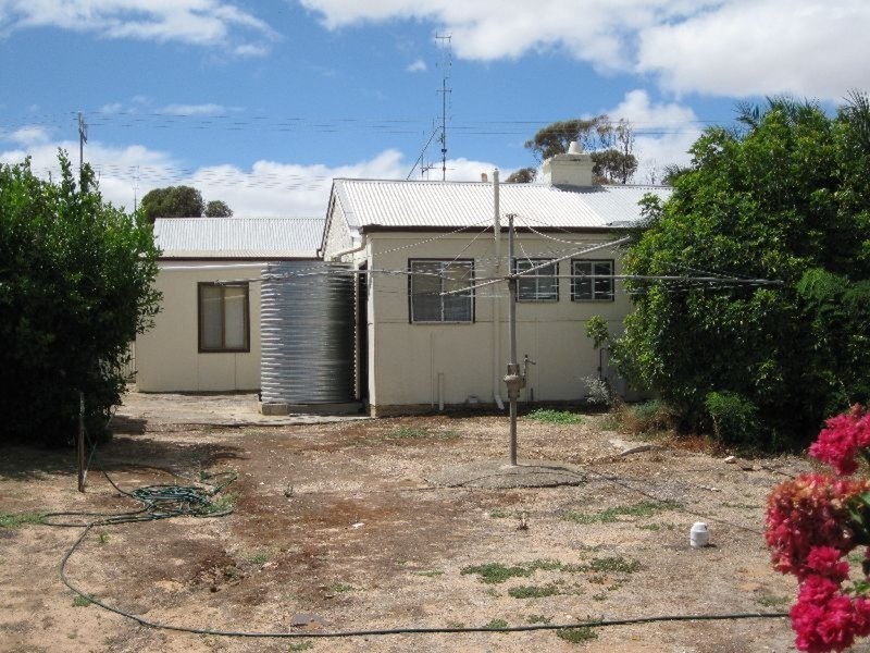 9 Robert Street, Moonta SA 5558