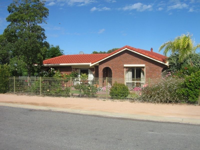 2 Tucker Parade, Kadina SA 5554