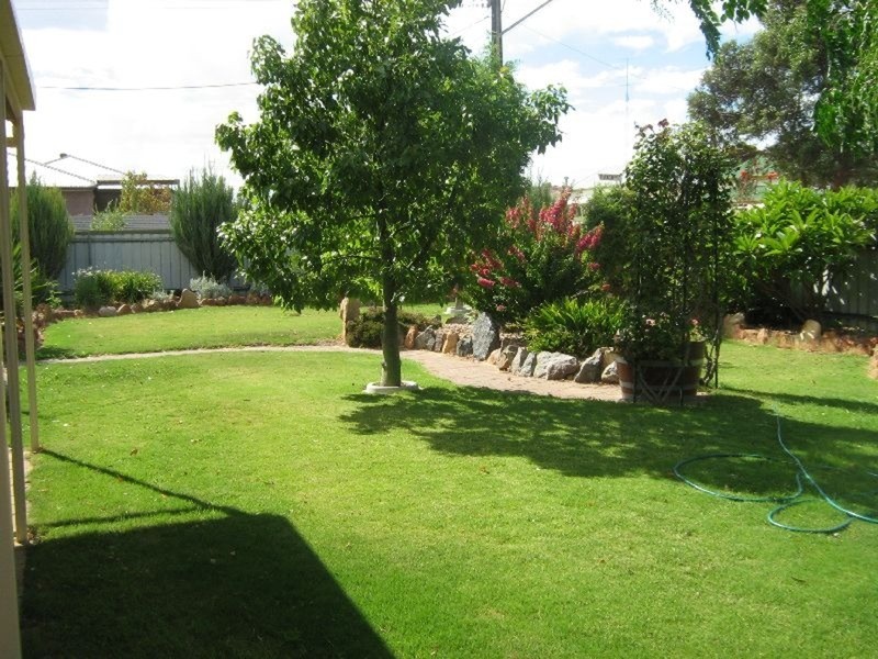 2 Tucker Parade, Kadina SA 5554