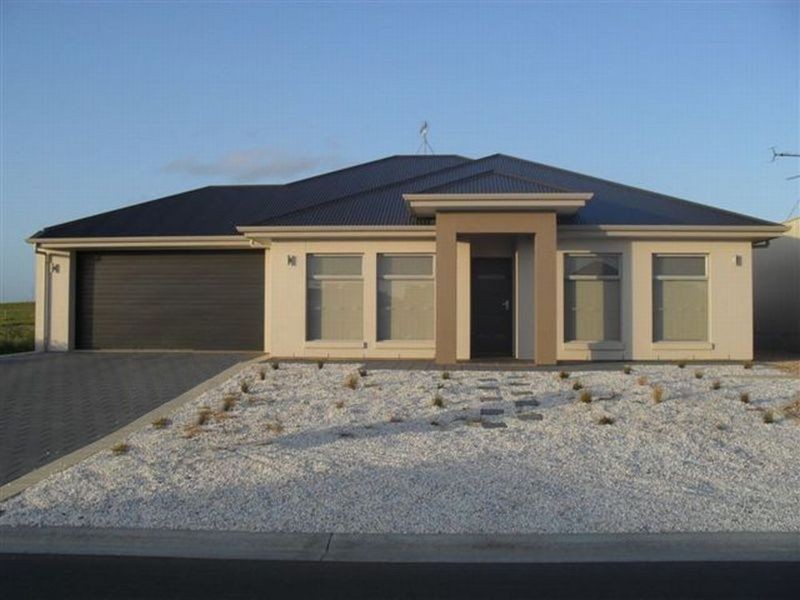 12 Bray Street, Moonta Bay SA 5558