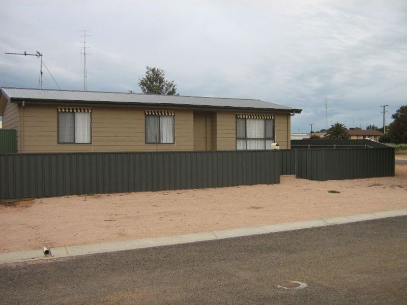 2 James Street, Wallaroo SA 5556