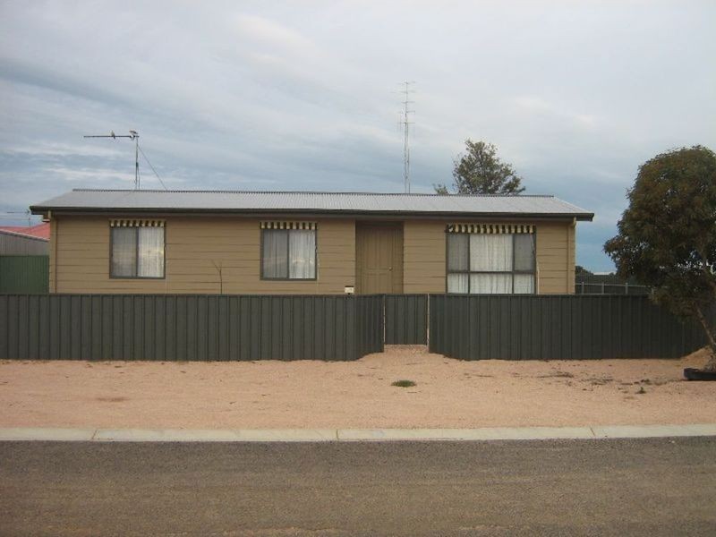 2 James Street, Wallaroo SA 5556